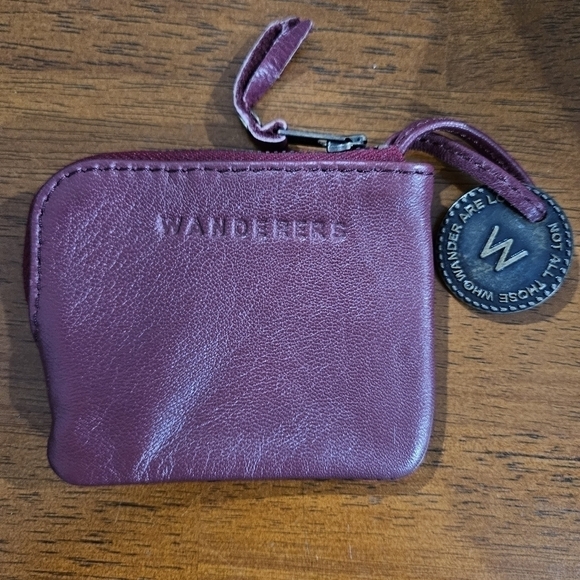 Wanderers travel Co leather crossbody and change purse set - Picture 13 of 16